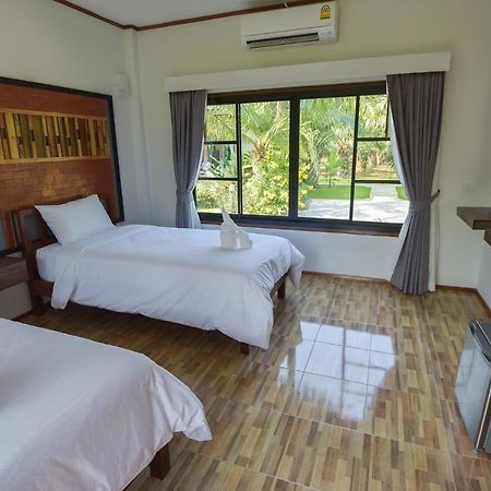 Palm Pran Resort Pranburi Buitenkant foto
