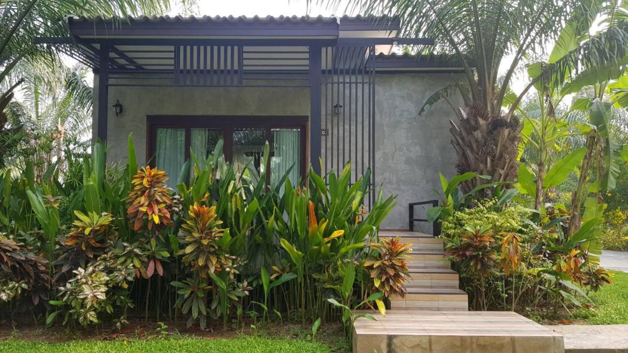 Palm Pran Resort Pranburi Buitenkant foto