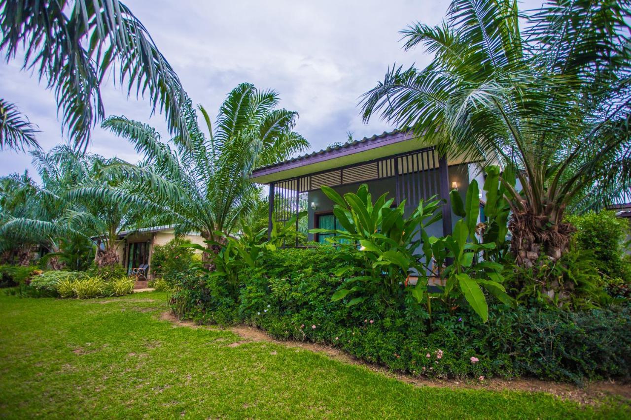 Palm Pran Resort Pranburi Buitenkant foto