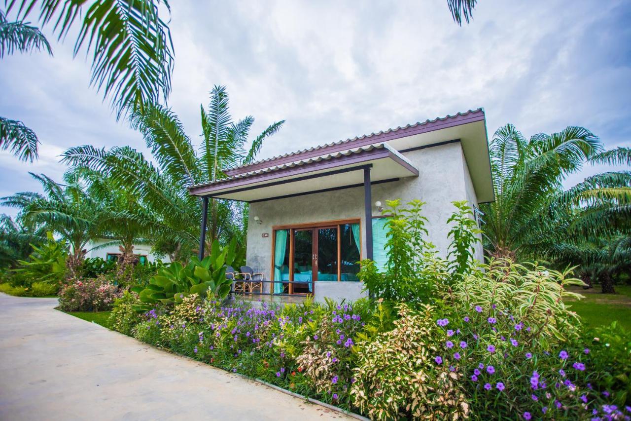 Palm Pran Resort Pranburi Buitenkant foto