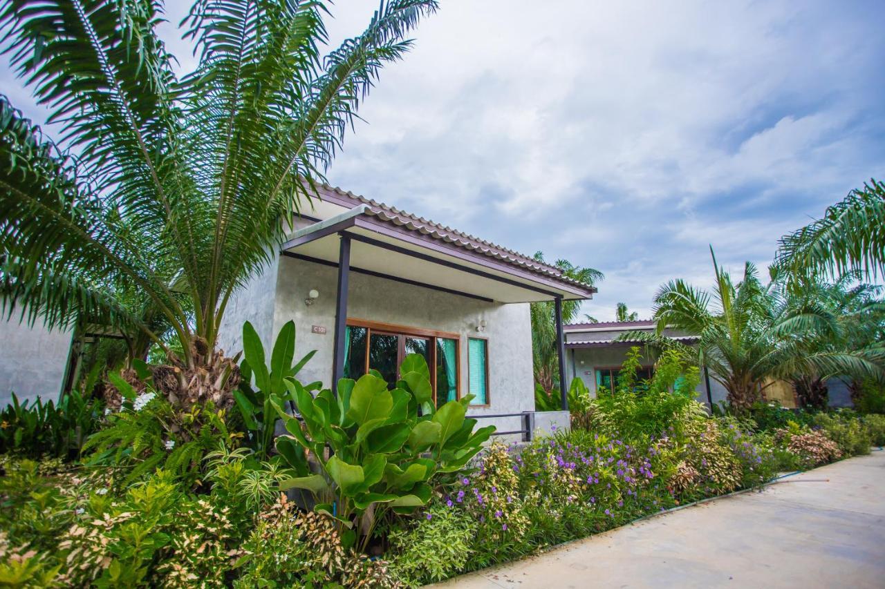 Palm Pran Resort Pranburi Buitenkant foto