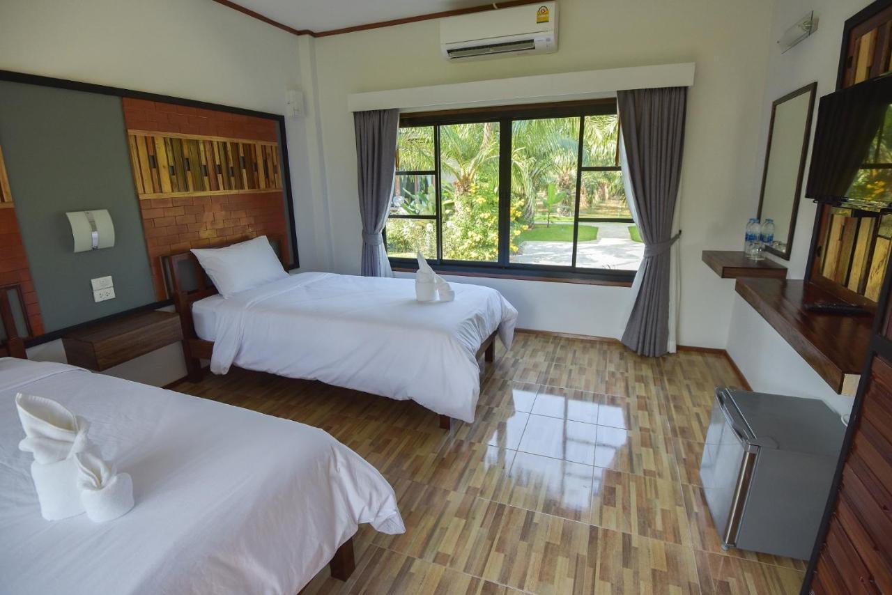 Palm Pran Resort Pranburi Buitenkant foto