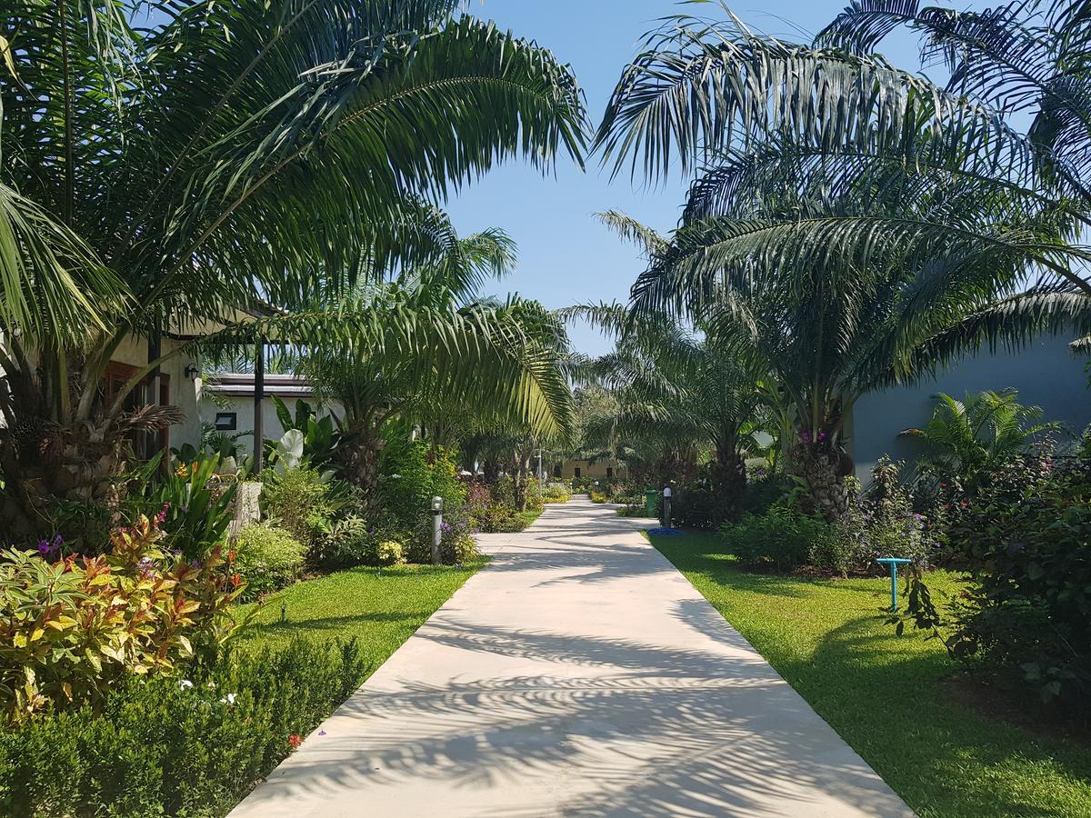 Palm Pran Resort Pranburi Buitenkant foto