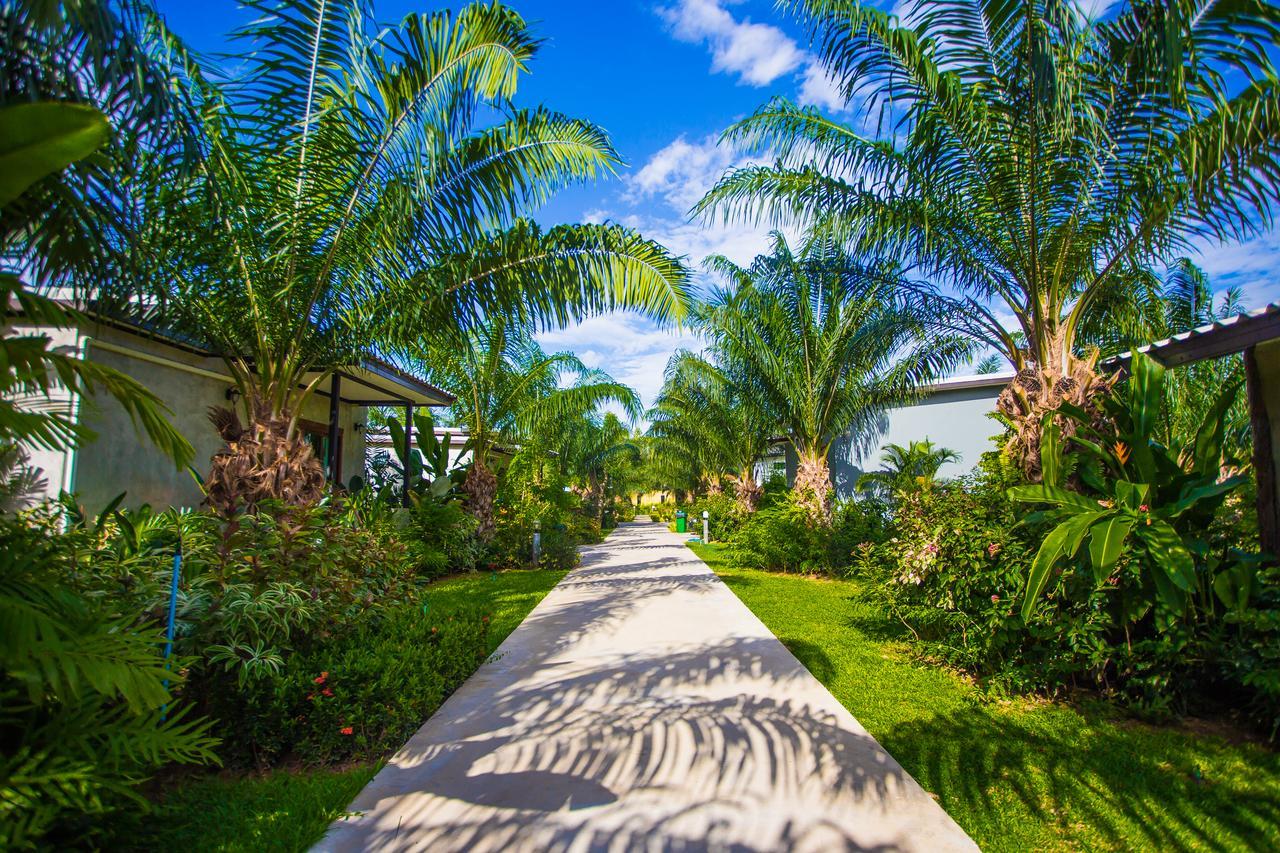 Palm Pran Resort Pranburi Buitenkant foto