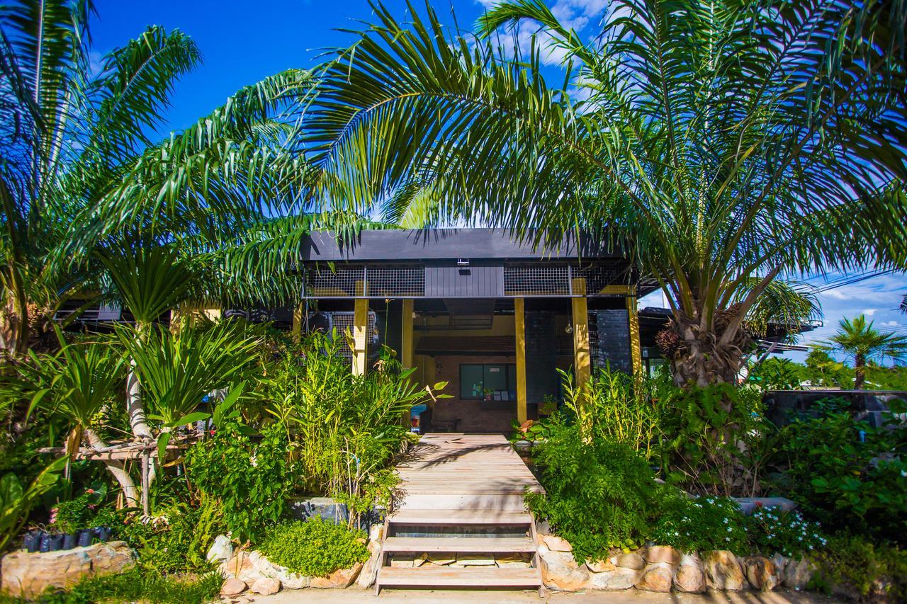 Palm Pran Resort Pranburi Buitenkant foto